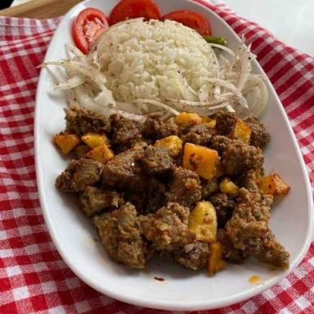 Pilav Üstü Arnavut Ciğeri+Ayran