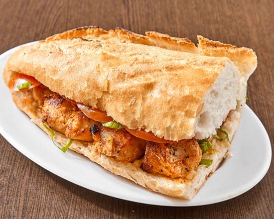 Yarım Ekmek Kaşarlı Tavuk Şiş
