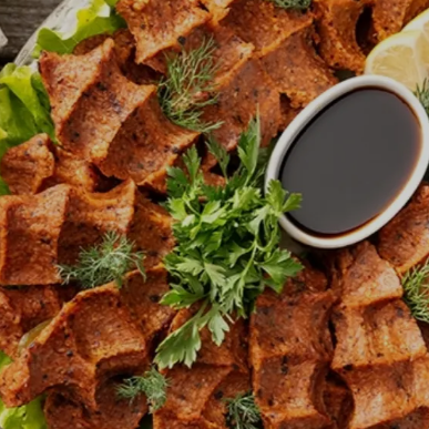 1 kg. ZEYTİNYAĞLI ÇİĞ KÖFTE GARNİTÜRLÜ