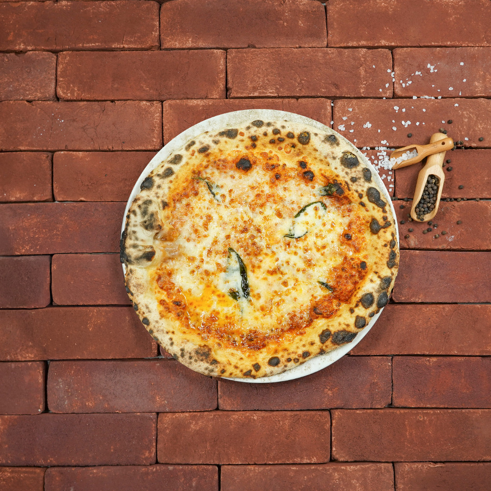 Dört Peynirli Pizza