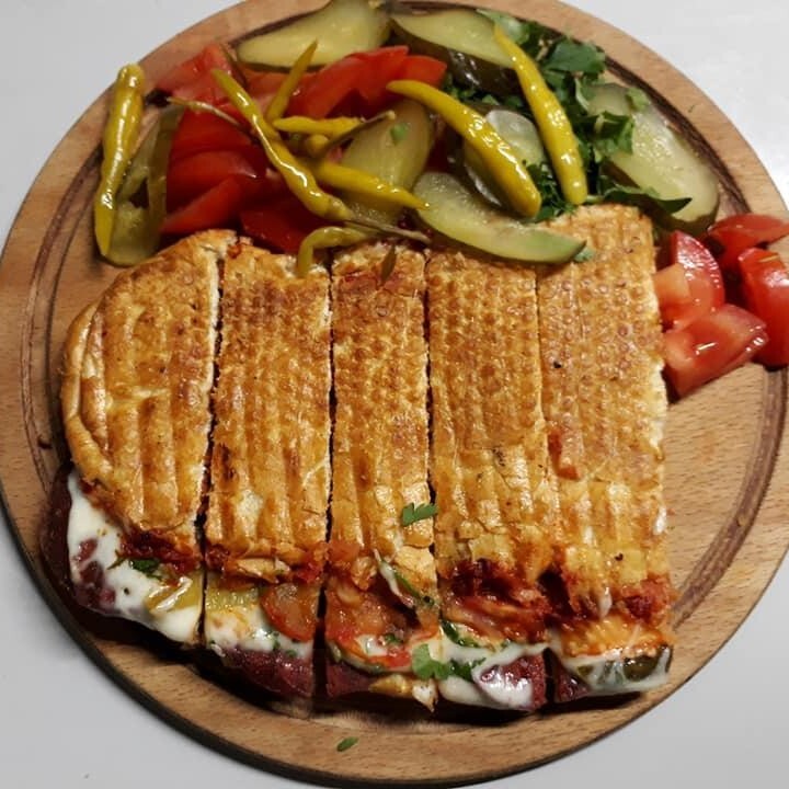 Yarım Ekmek Arası Yengen Tost