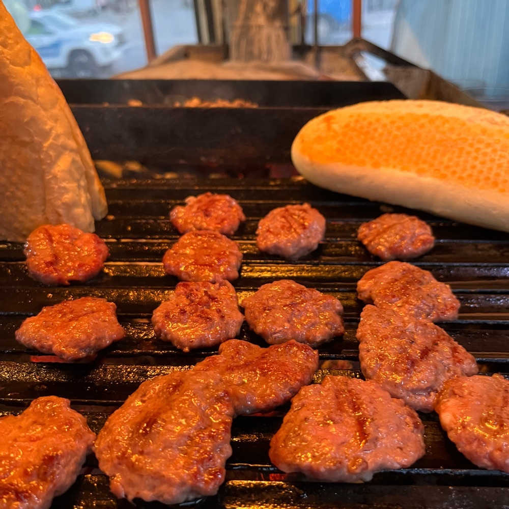 Yarım Ekmek Arası Köfte