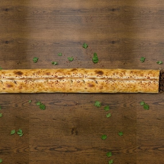 Kavurmalı Pide (Kapalı)