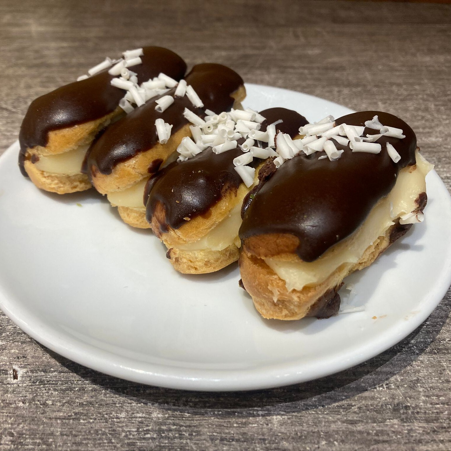 Beyaz Dolgulu Ekler (1 Kg)
