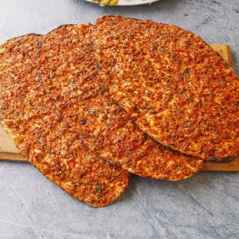 (4 Adet) Lahmacun / (1 Lt) Kola