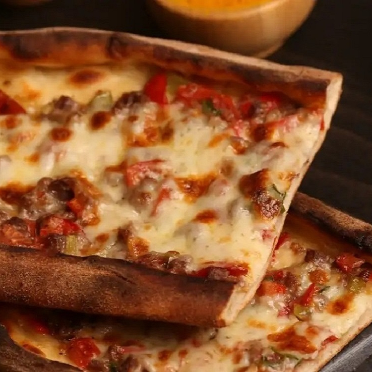 Kuşbaşı Kaşarlı Pide+Sütaş Ayran+Salata