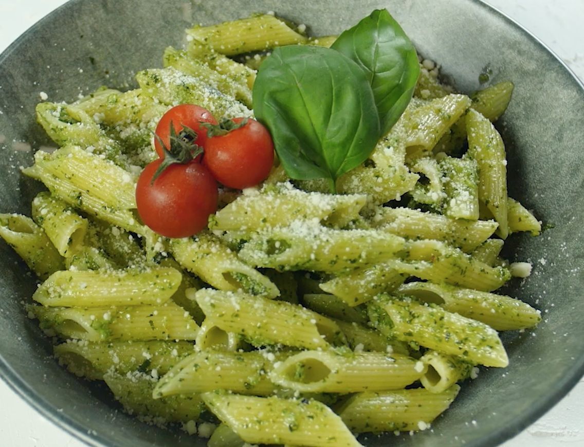 Tavuklu Pesto Soslu Makarna