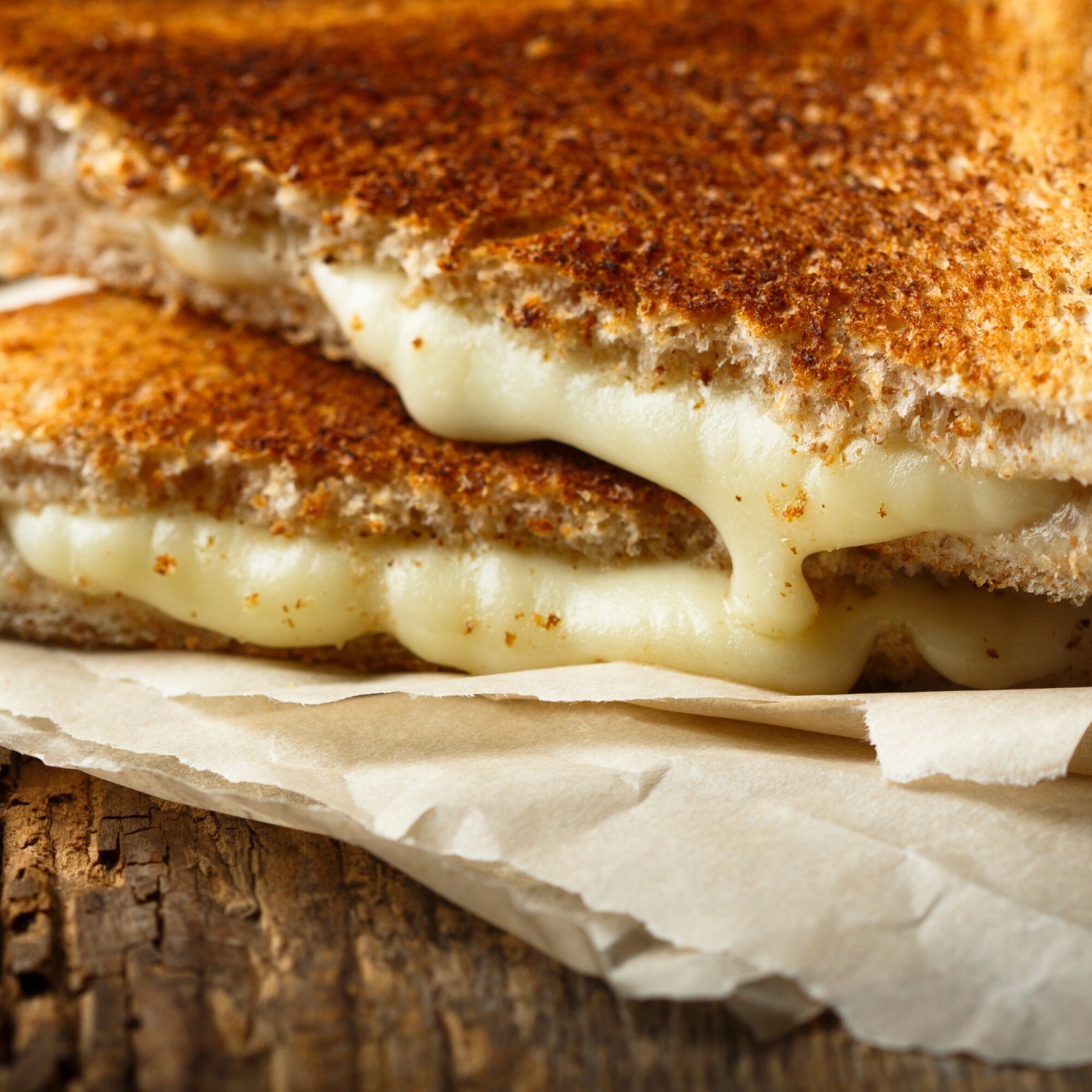 Kaşarlı Tost Yarım