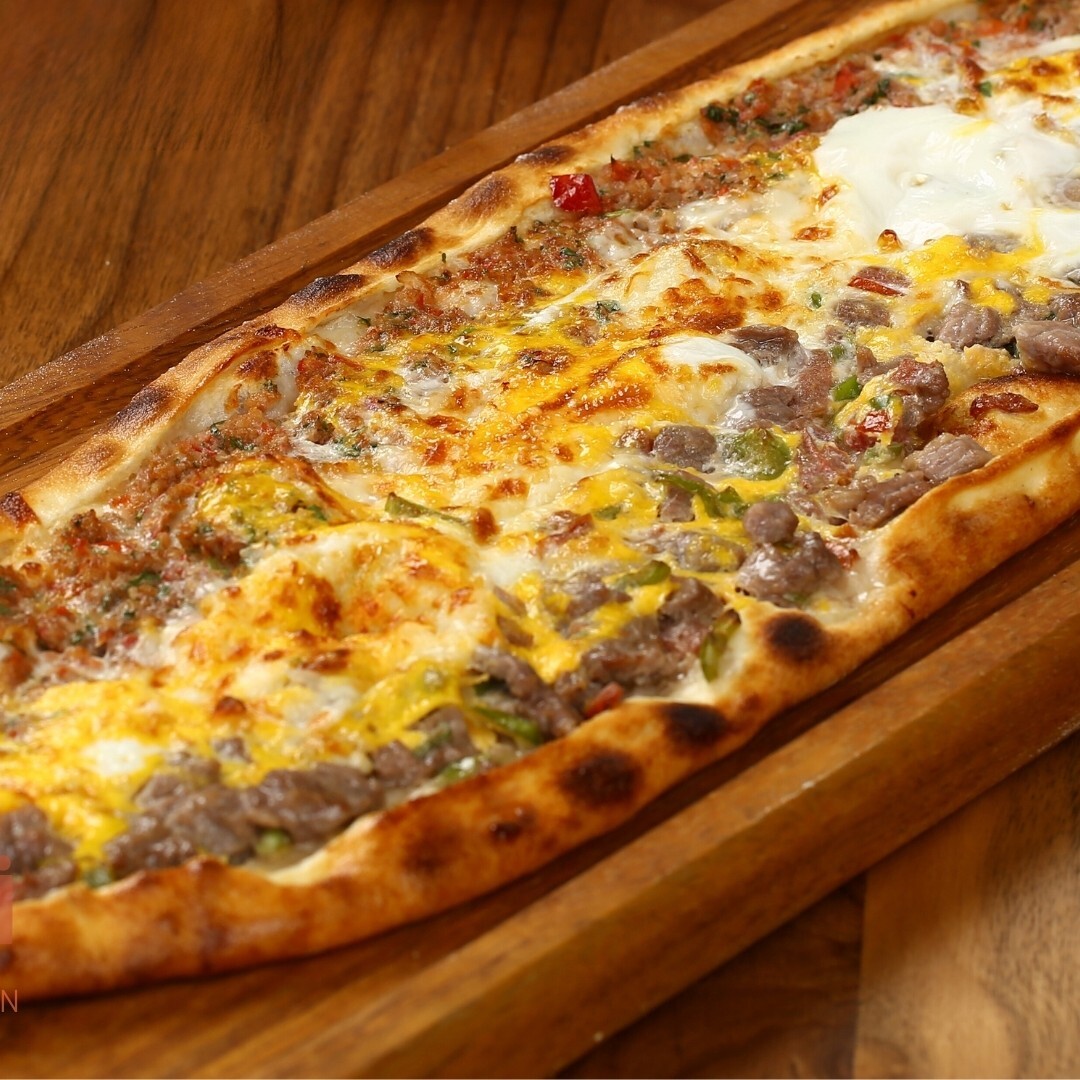 Kıymalı Yumurtalı Pide + Ayran