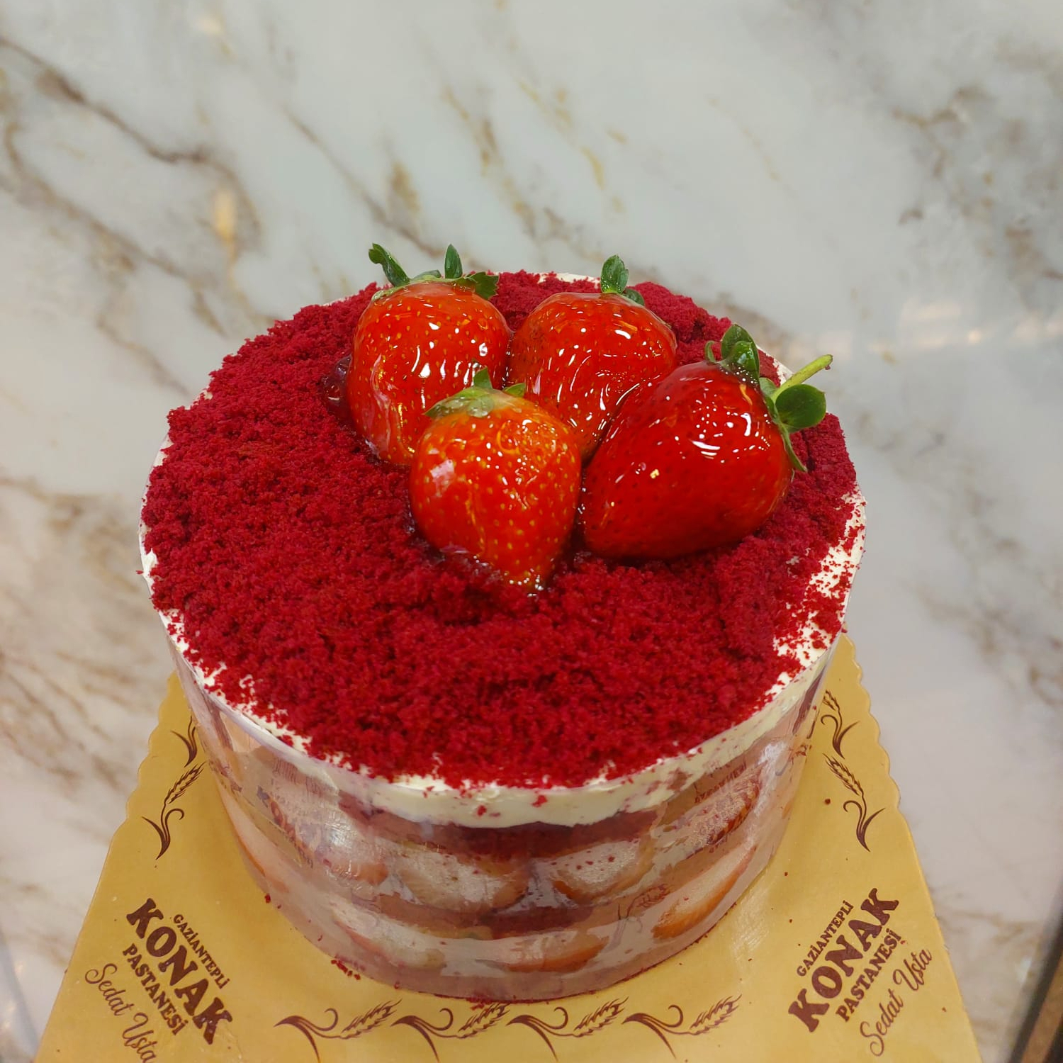 Red Velvet Mois Pasta (No.1)(8-10 kişilik)