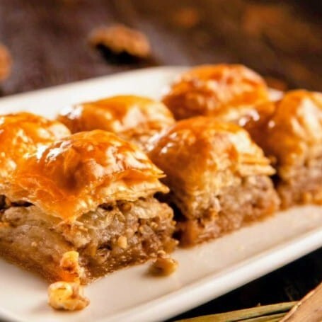 Cevizli Ev Baklavası (1 kg)