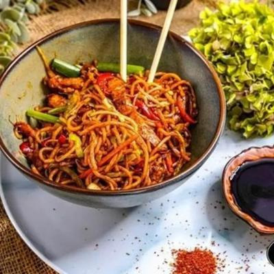 Tavuklu Noodle ( Chicken )