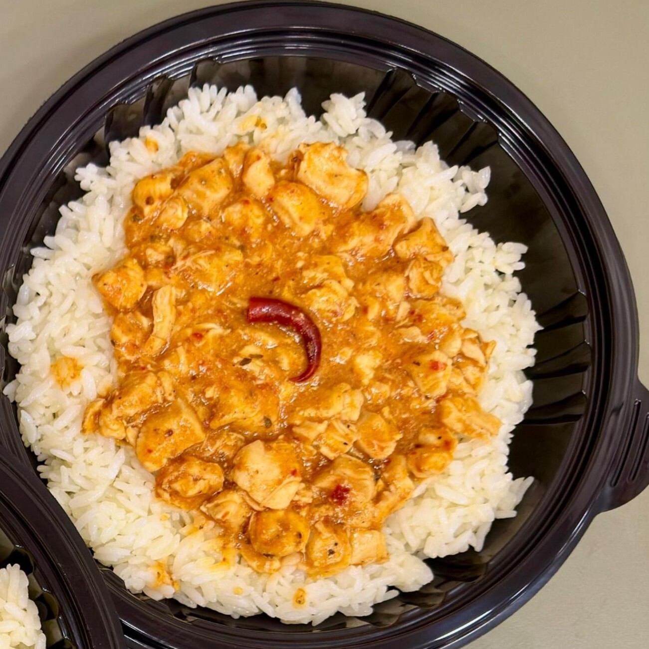 Acı Soslu Tavuklu Pilav