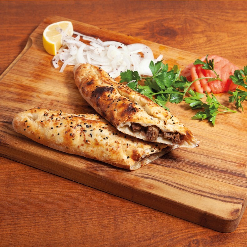 Kavurmalı Pide