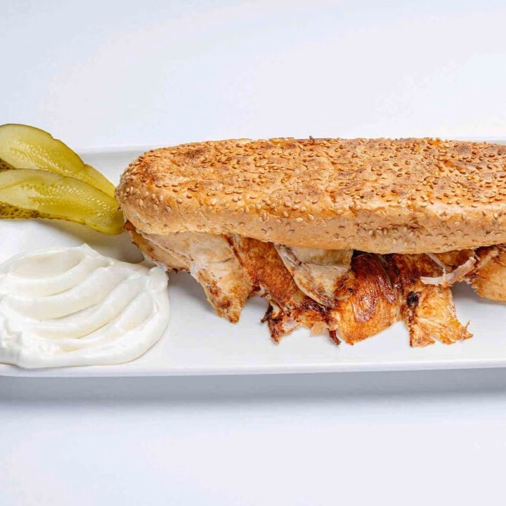 Somun Ekmekte Tavuk Döner