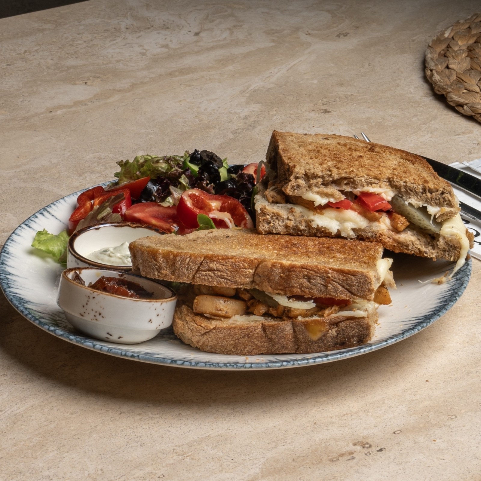 Tavuklu Kaşarlı Tost