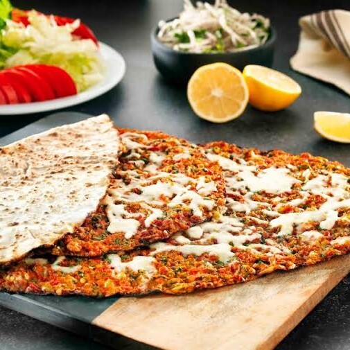 Kaşarlı Lahmacun