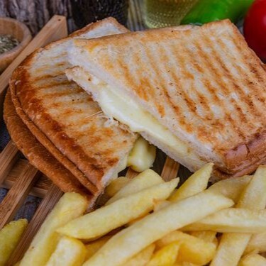 Kaşarlı Tost Menü