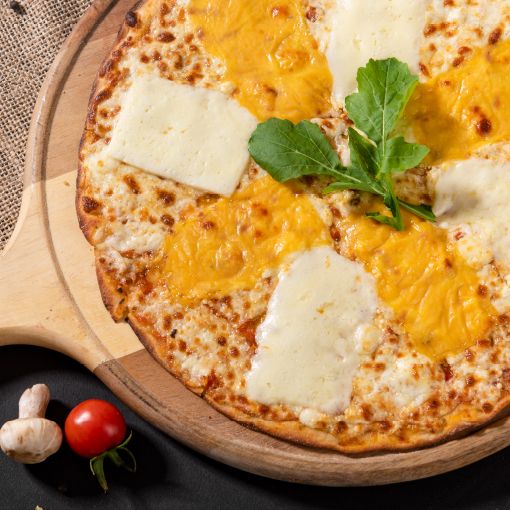 4 Peynirli Pizza