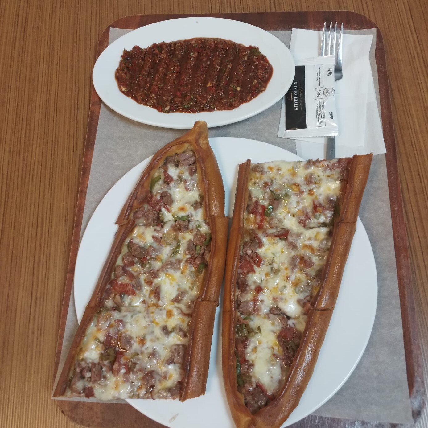 Kuşbaşılı Kaşarlı Pide