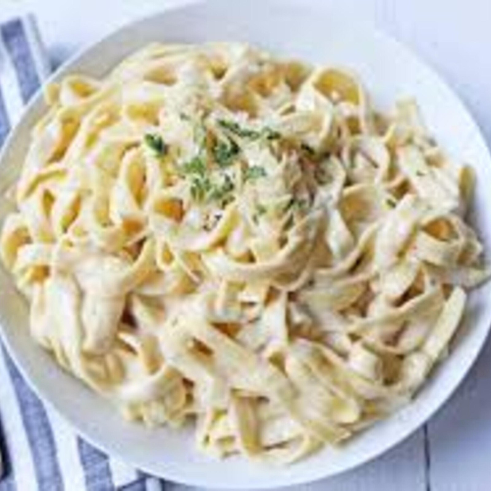 Parmesan Peynir Kremalı Yassı Spagetti Makarna