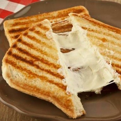 Annem Usülü Kaşarlı Tost