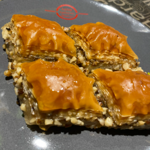 Cevizli Ev Baklavası (1 kg.)