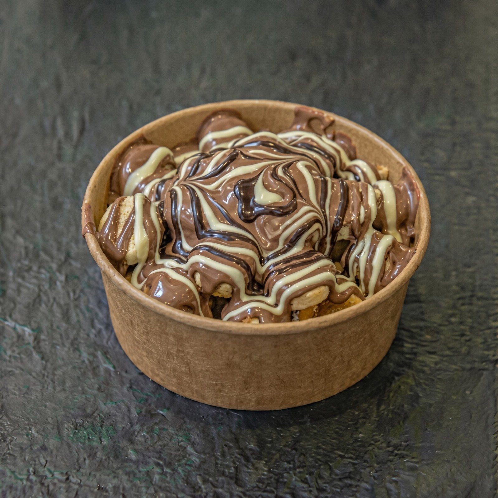 Üç Çikolatalı Bowl Waffle