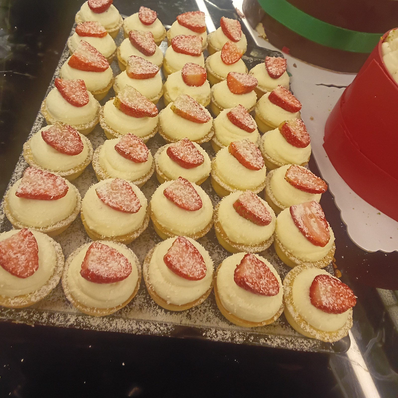 Çilekli Tartolet ( 1 Kg )