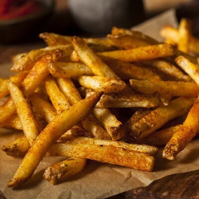 500 gram Cajun Baharatlı Patates kızartması +Seçeceğiniz İçecek + 4 Adet Sos ile