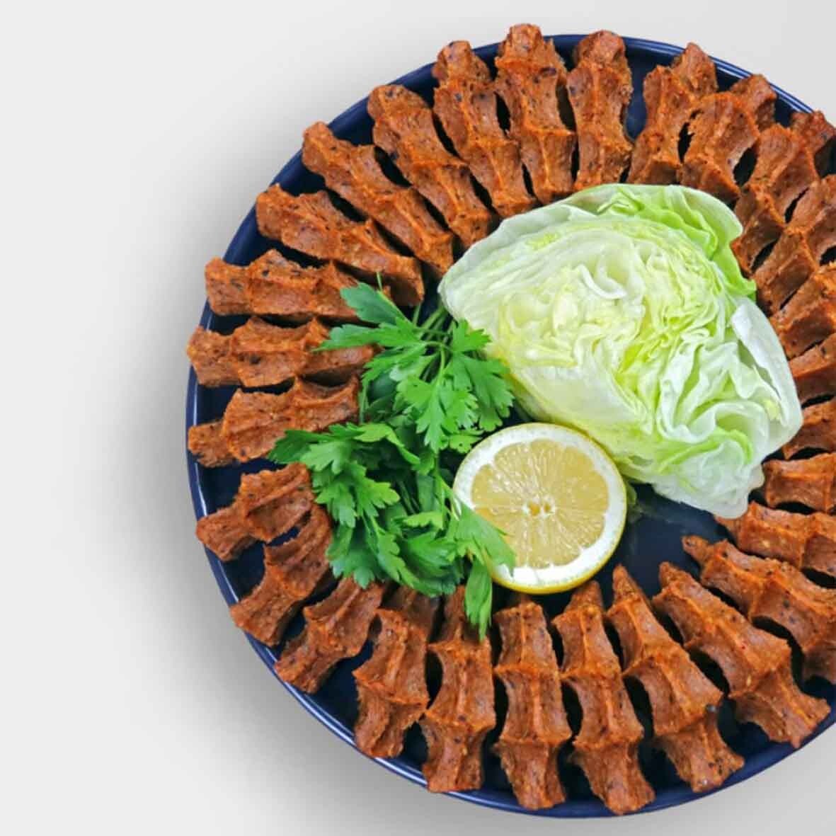 Çiğ Köfte (1 kg) + Garnitür ile