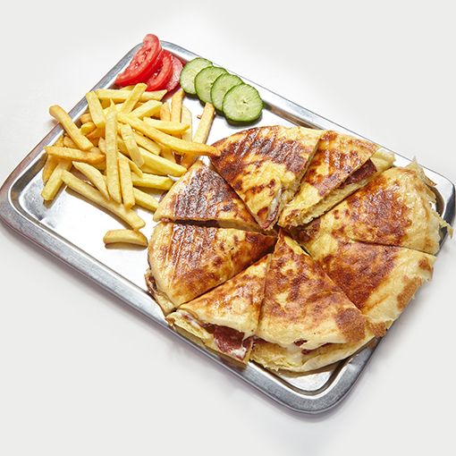 Sucuklu Kaşarlı Bazlama Tost