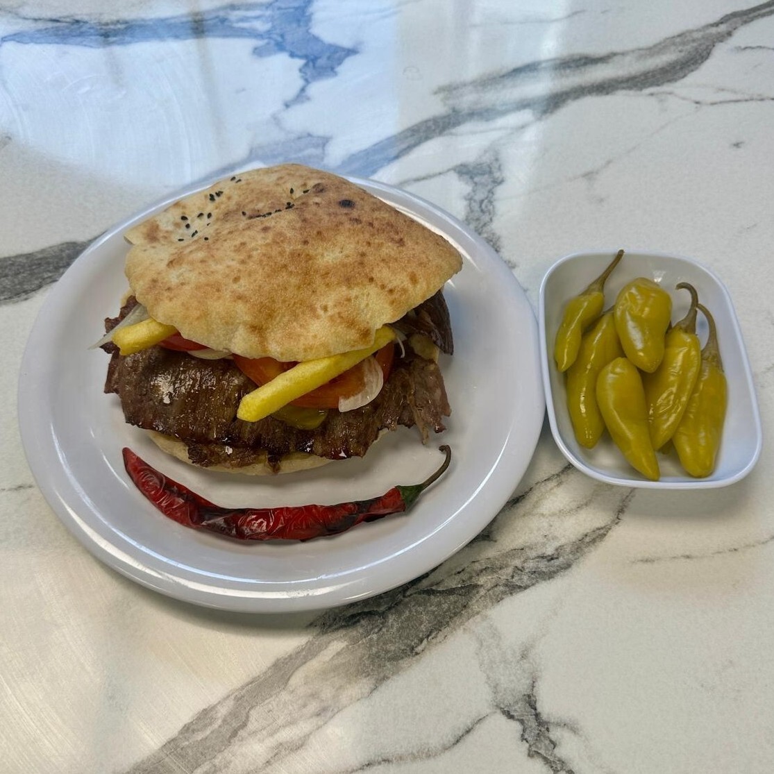 Tombik Ekmek Arası Yaprak Et Döner ( 250 Gram )