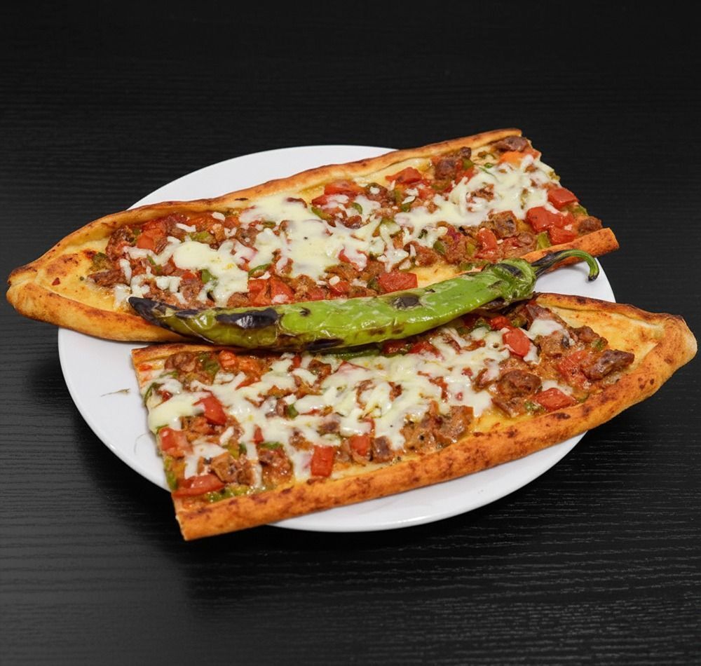 Kavurmalı Kaşarlı Fındık Pide