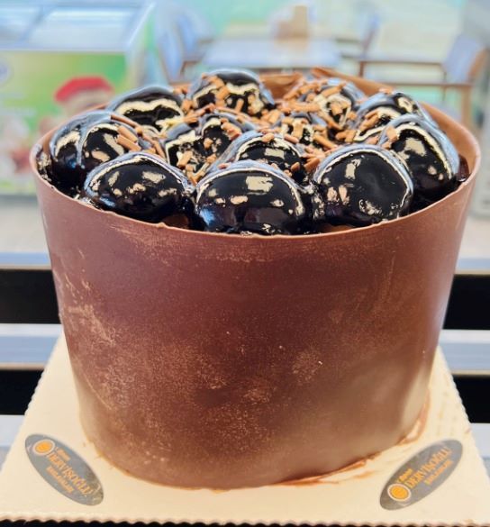 Profiterollü Çikolatalı Pasta (No:0 / 3-5 kişilik)