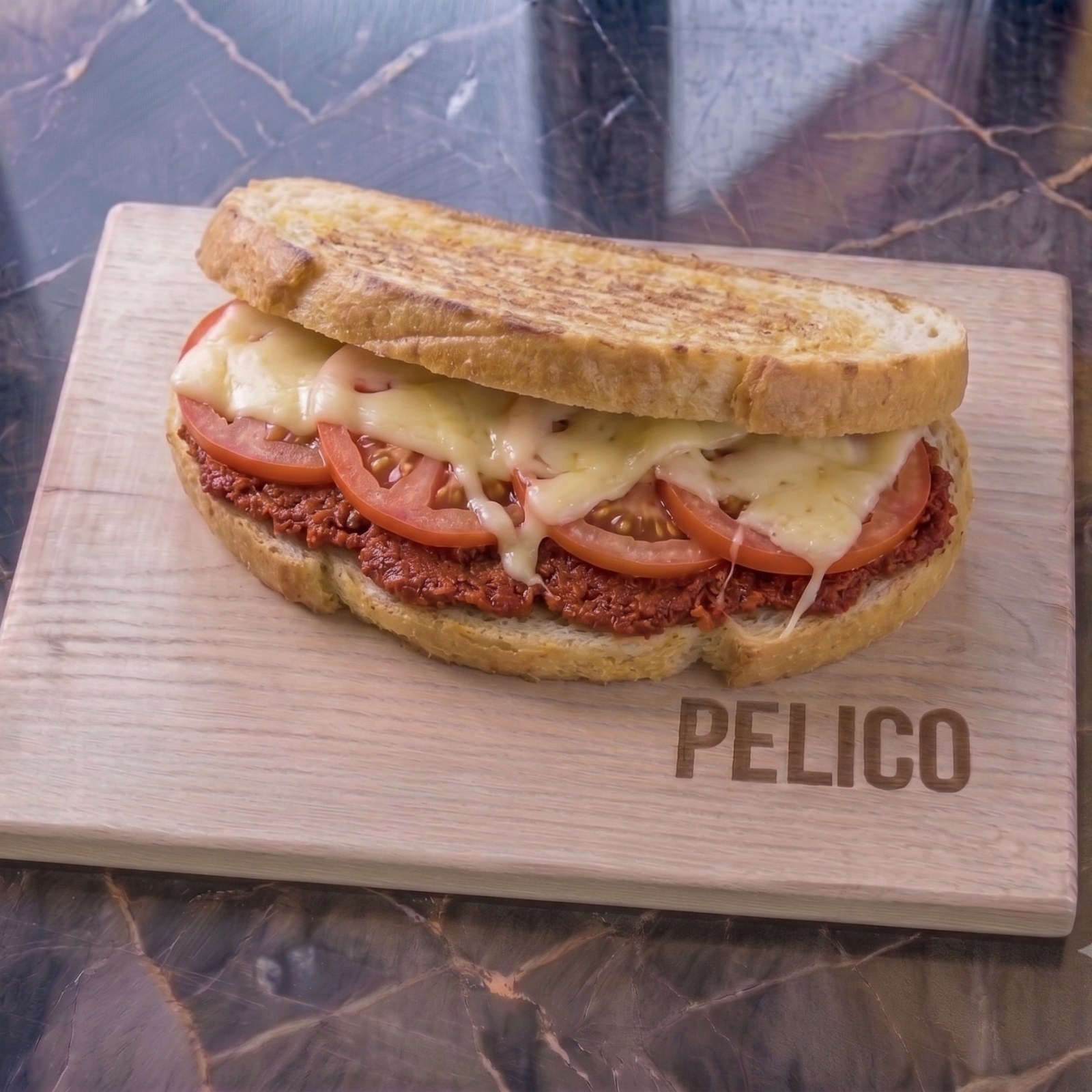 Kaşarlı Domatesli Salçalı Tost