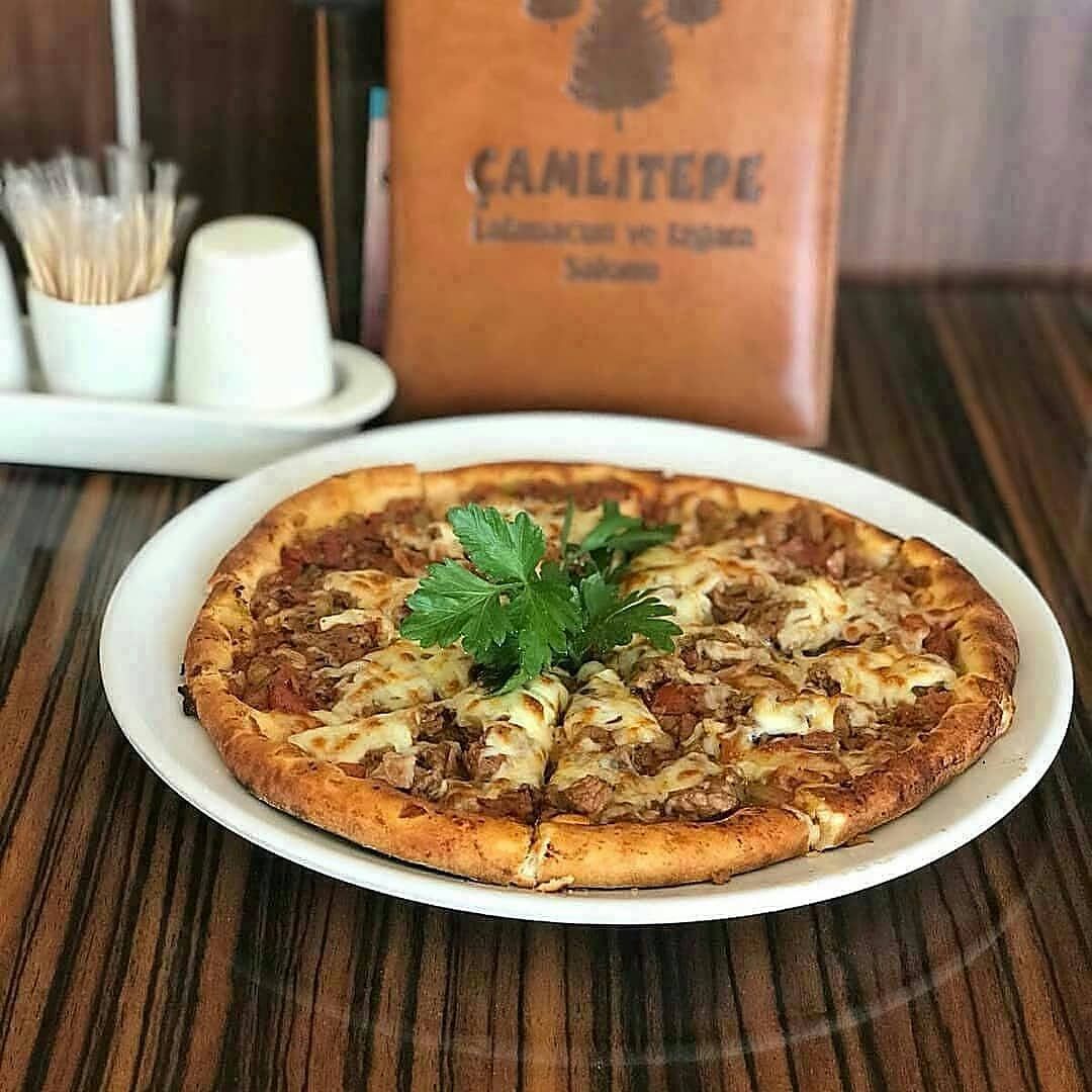 Kuşbaşılı Kaşarlı Pide