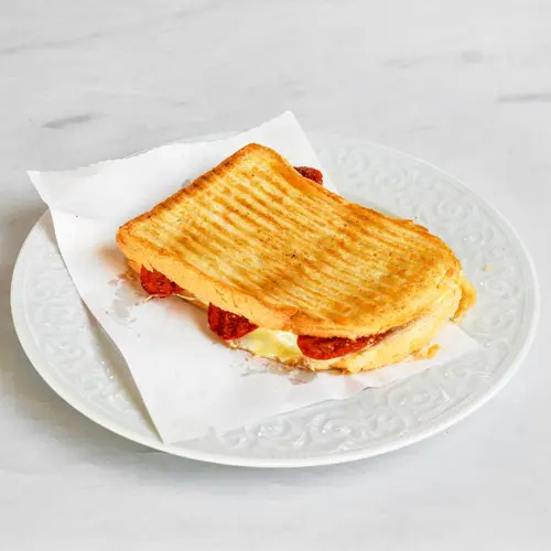 Kaşarlı Sucuklu Tost