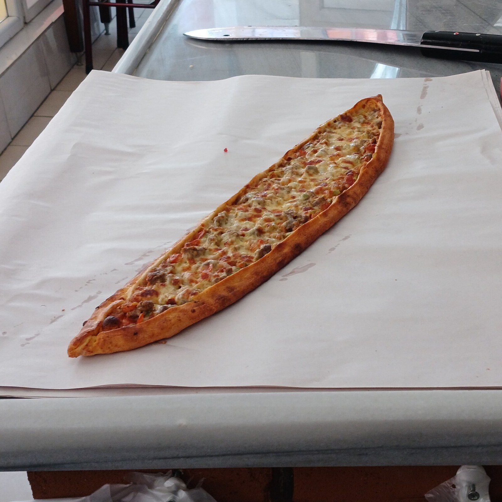 Kuşbaşılı Kıymalı Kaşarlı Pide