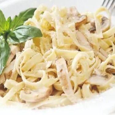 Fettuccine Alfredo