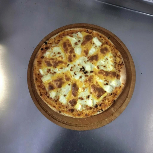 Dört Peynirli Pizza (Orta)
