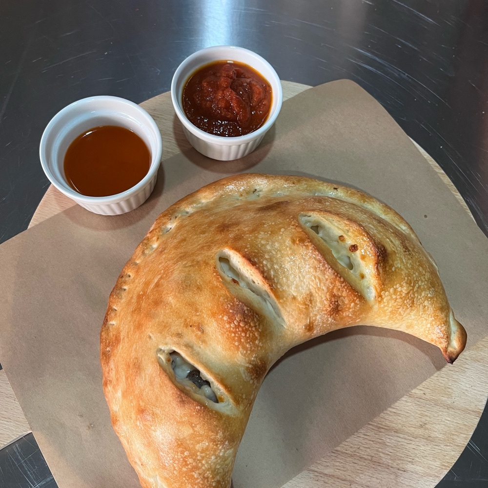 Calzone mozarella and ricotta