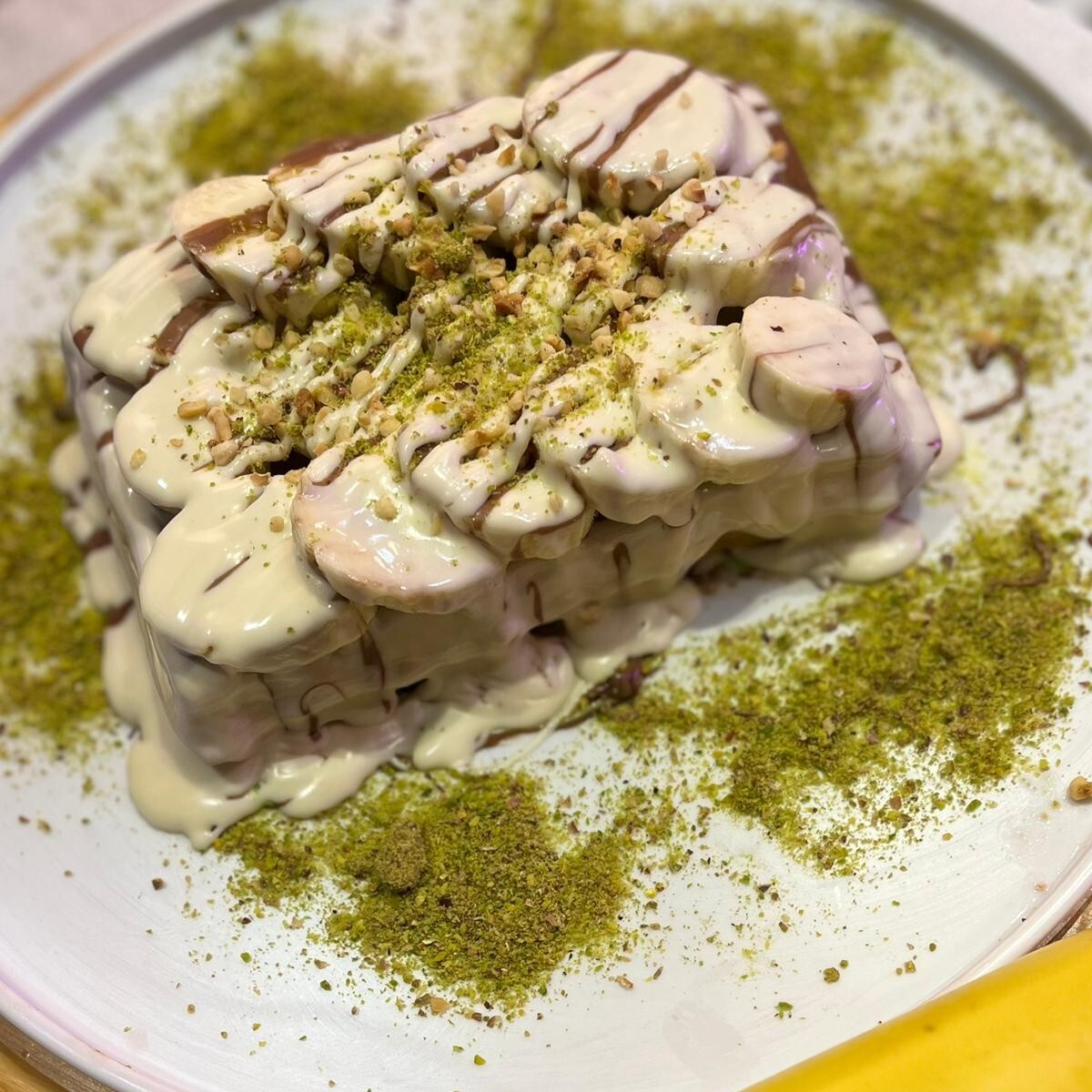 Beyaz Çikolatalı Muzlu Waffle (Büyük)
