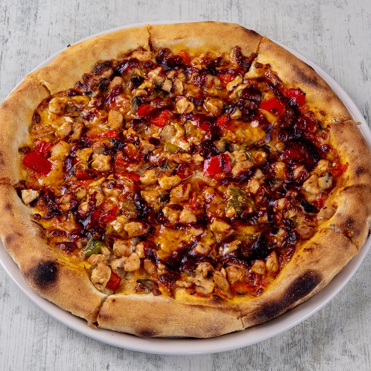 Babekü Soslu Tavuklu Pizza