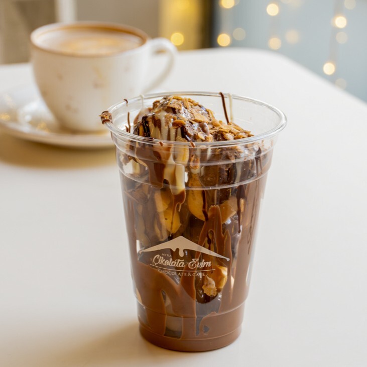 Myra Profiterol