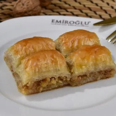 Cevizli Baklava (Porsiyon) (4 Adet)
