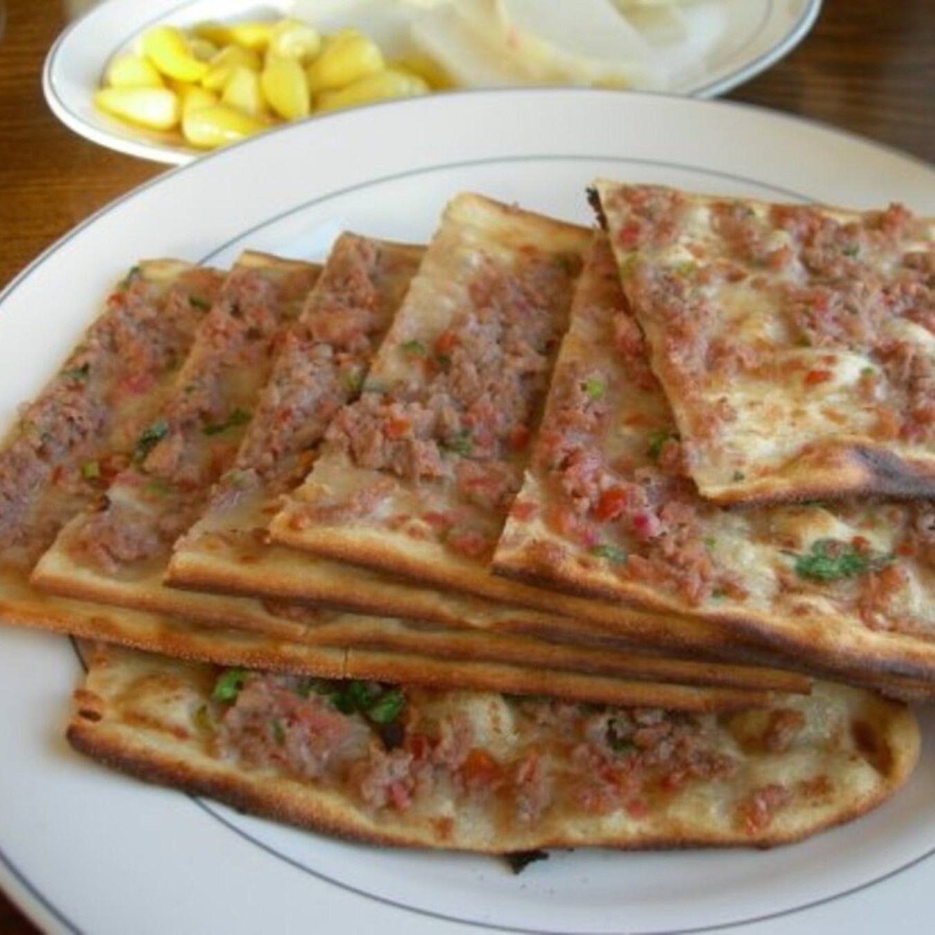 3 Adet Etli Ekmek Özel Menü
