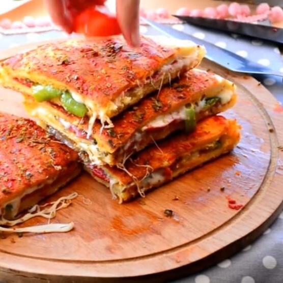 Sebzeli Karışık Bazlama Tost