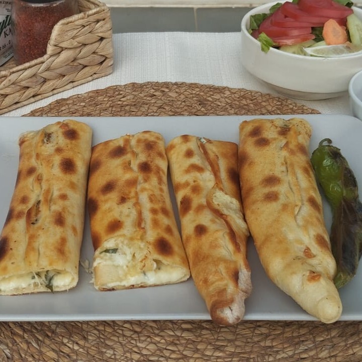 Peynirli Pide