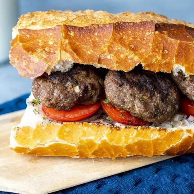 Ekmek Arası Köfte